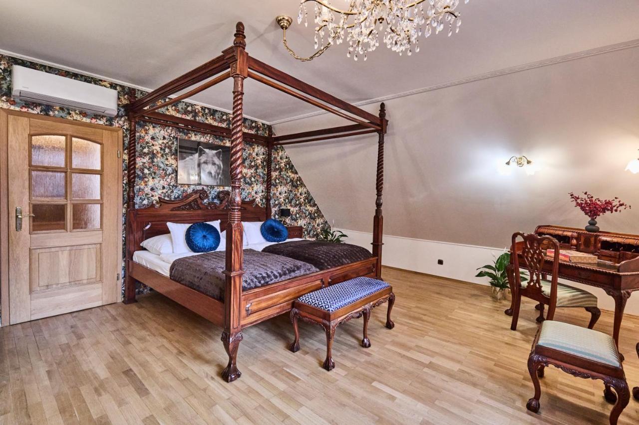 Villa *the Little Castle* With Heated Pool And Sauna