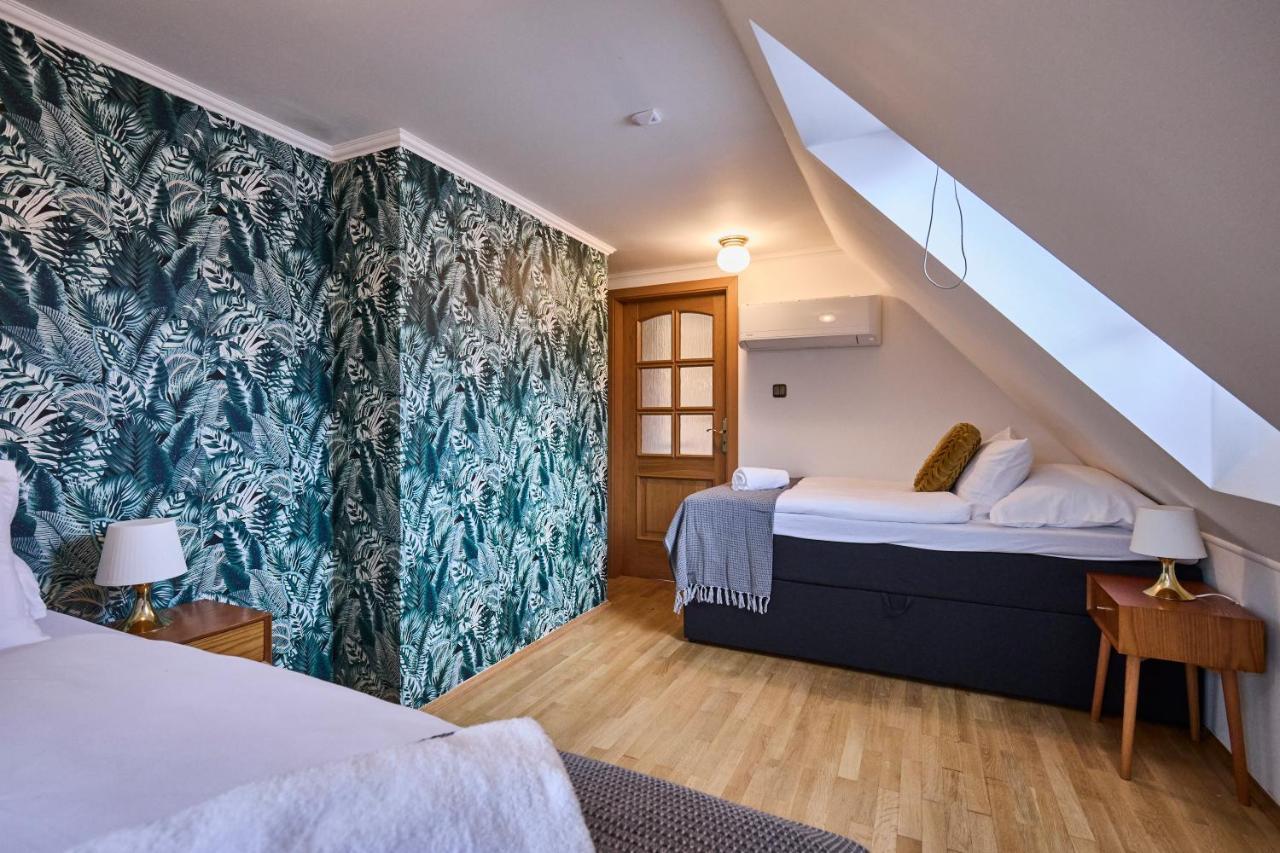 Villa *the Little Castle* With Heated Pool And Sauna *