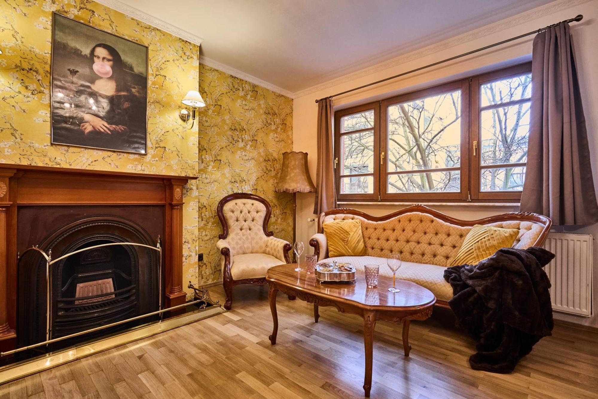 Villa *the Little Castle* With Heated Pool And Sauna Prague