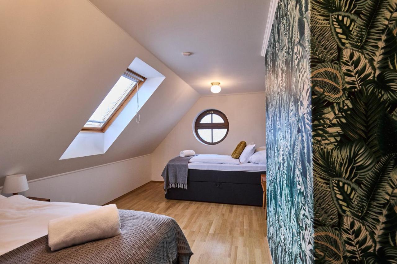 *the Little Castle* With Heated Pool And Sauna