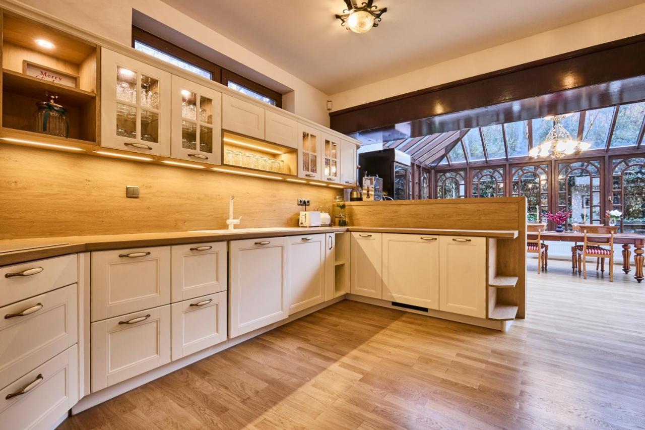 *the Little Castle* With Heated Pool And Sauna Villa *