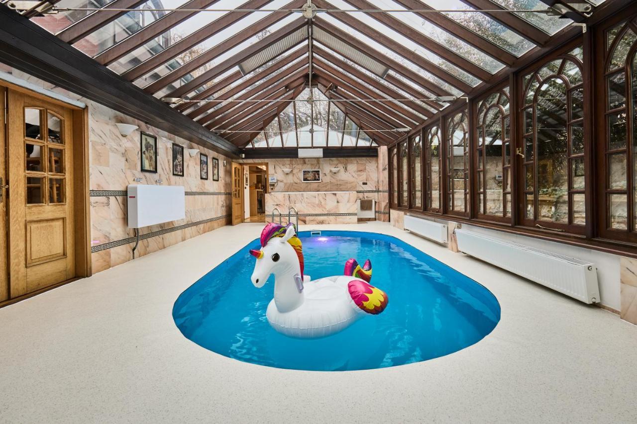 Villa *the Little Castle* With Heated Pool And Sauna *