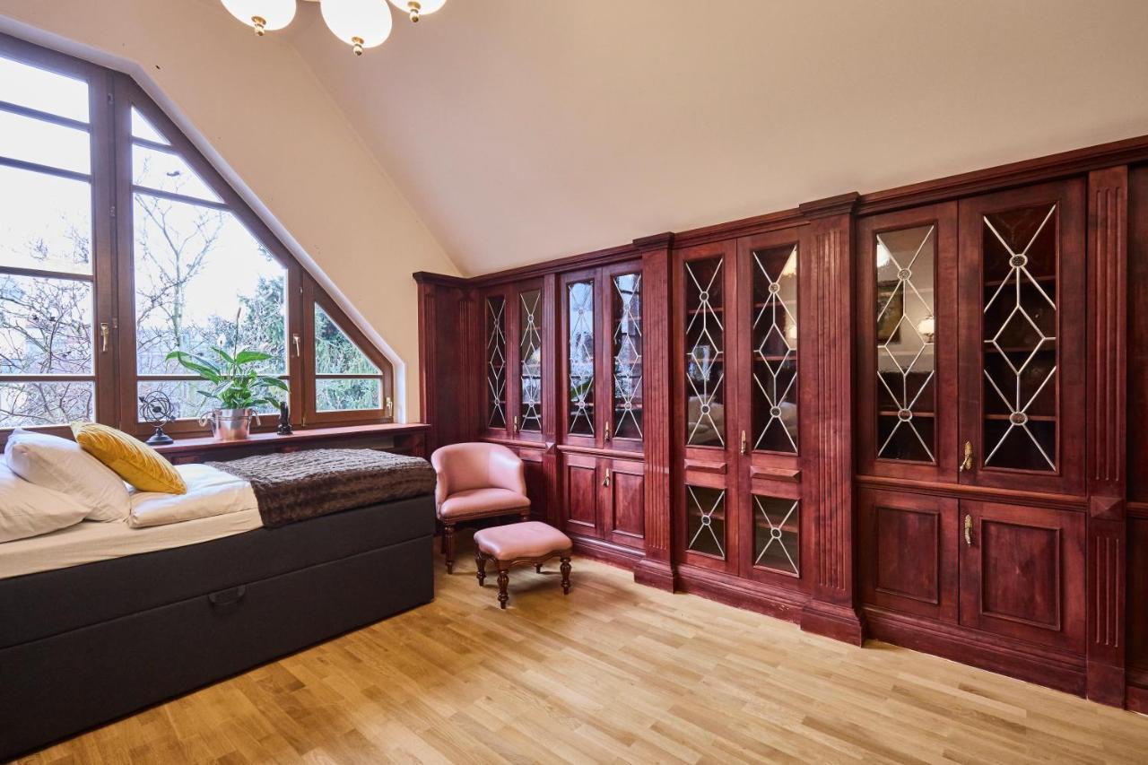 *the Little Castle* With Heated Pool And Sauna