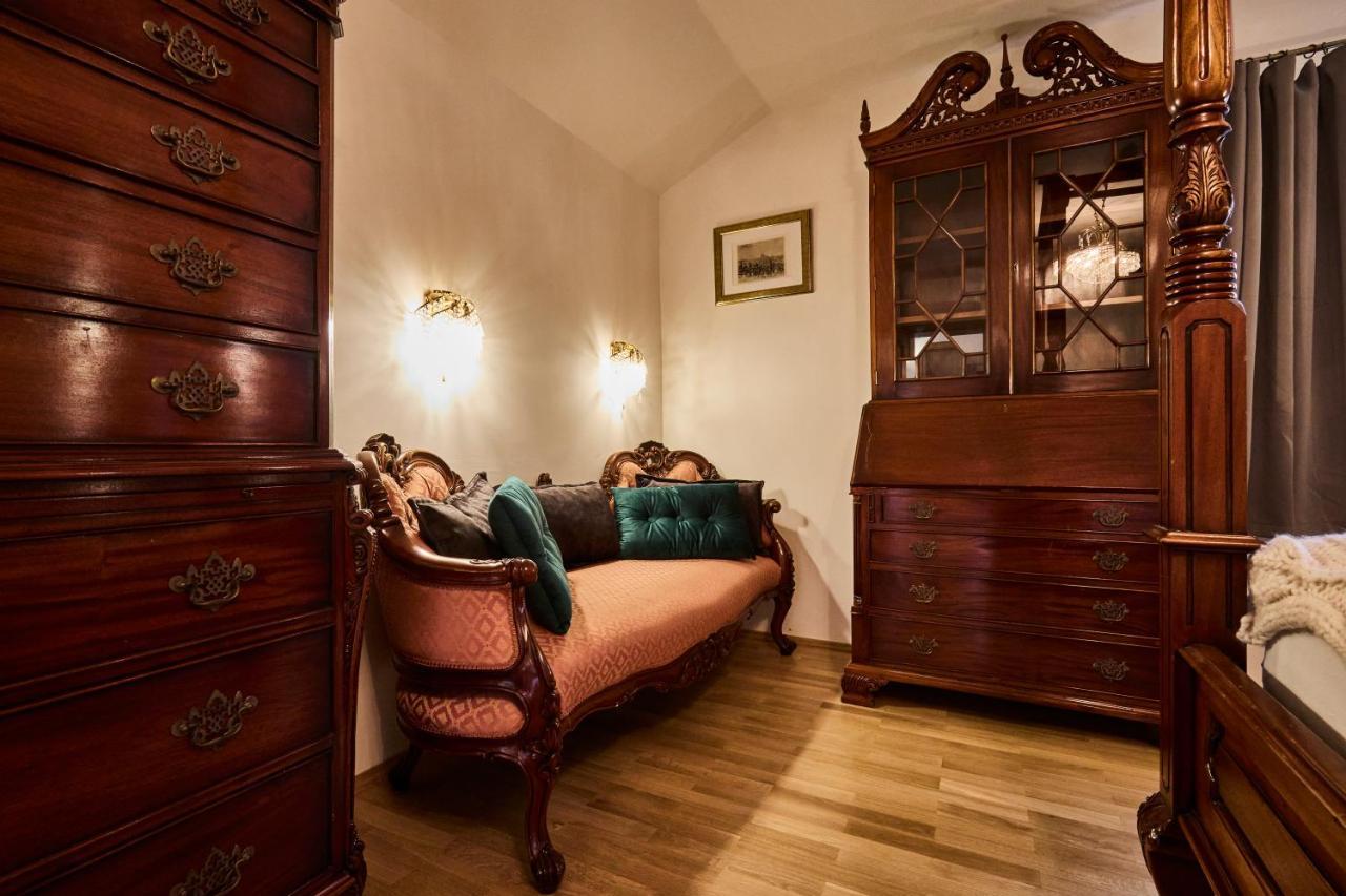 Villa *the Little Castle* With Heated Pool And Sauna *